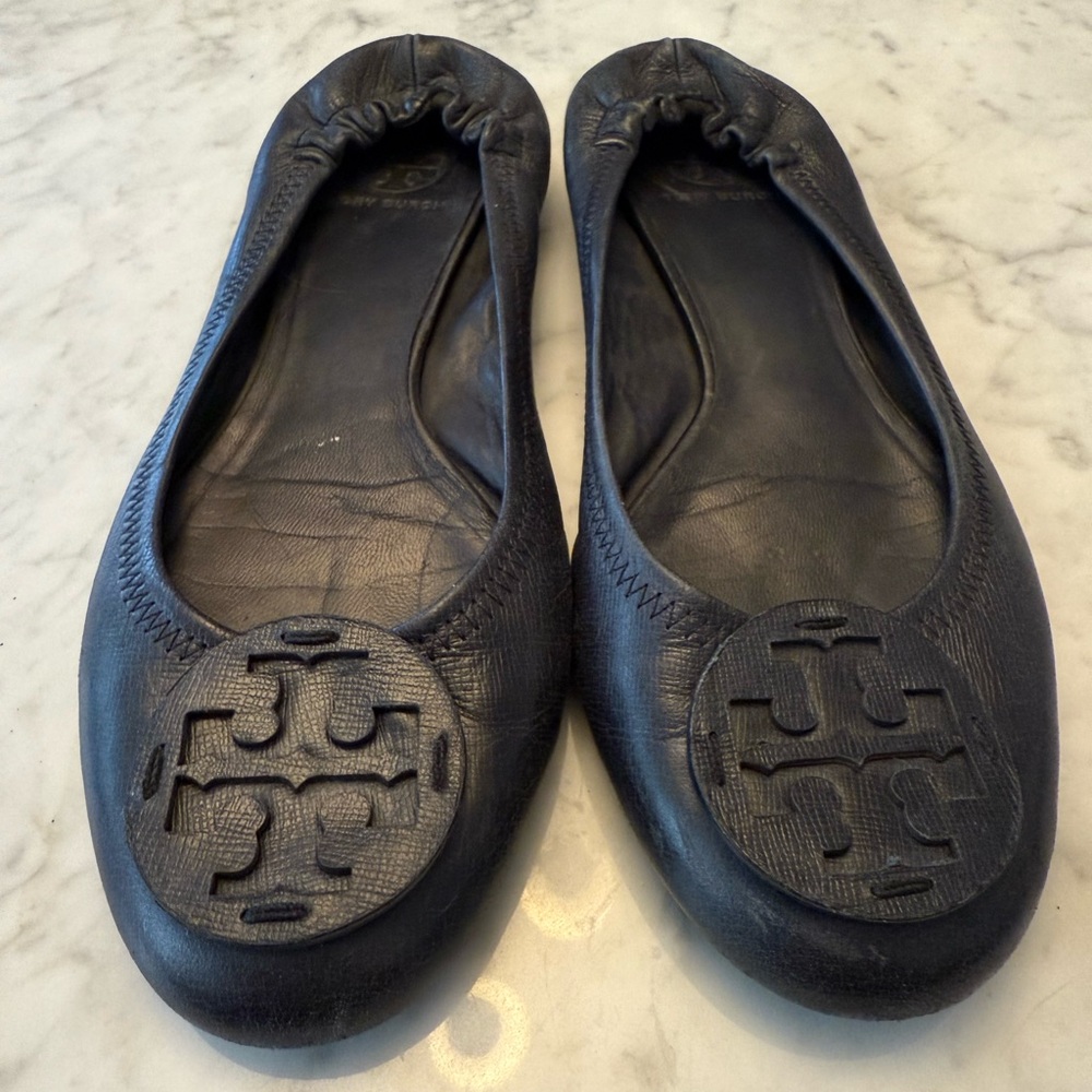 Tory Burch Black Leather Ballet Flats with Logo Medallion